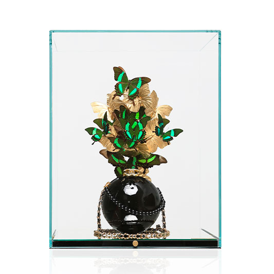 Chanel Black Pearl Gold Emerald - FERAL ROMAN - Galeries Bartoux