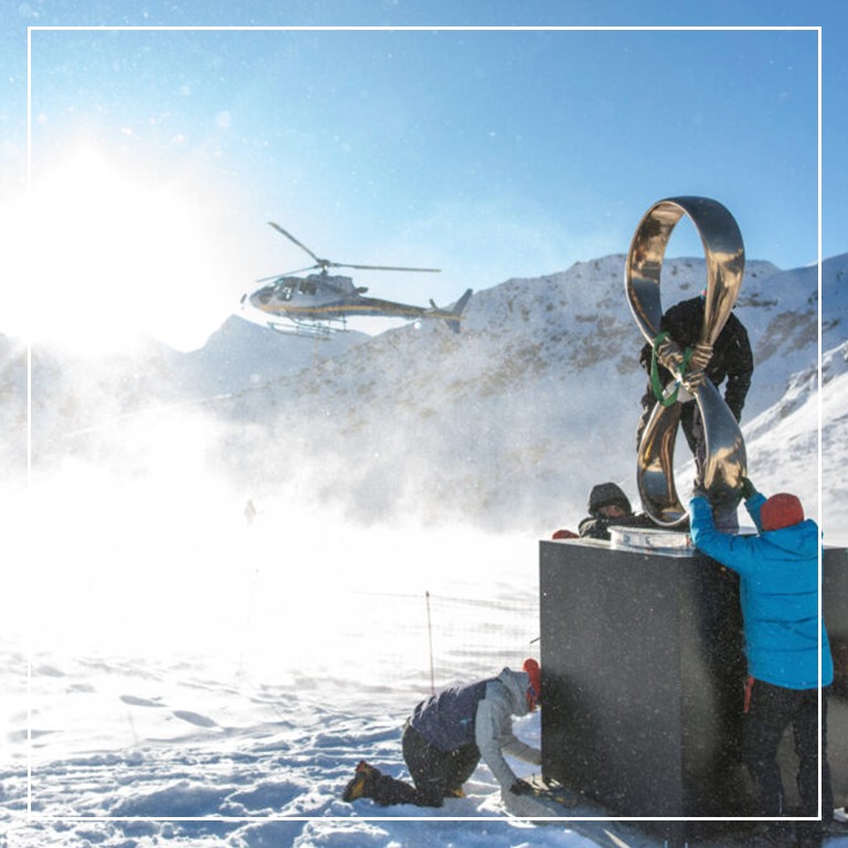 LORENZO QUINN – INSTALLATION IN COURCHEVEL - Galeries Bartoux