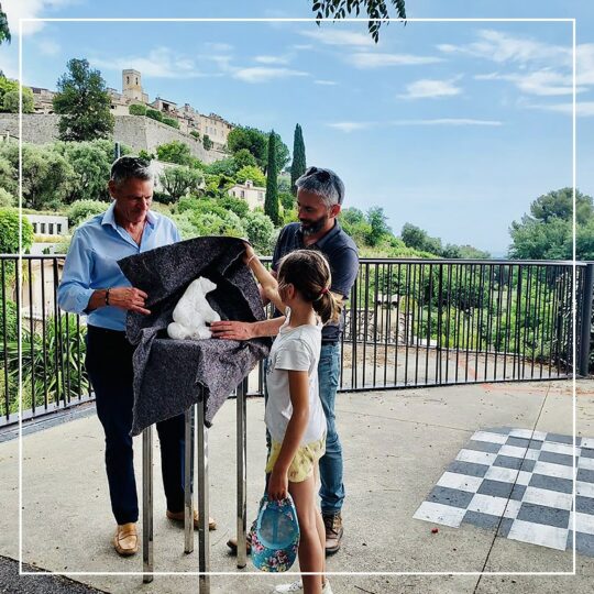 « LUCKY » EST DE RETOUR À SAINT-PAUL-DE-VENCE ! - Galeries Bartoux