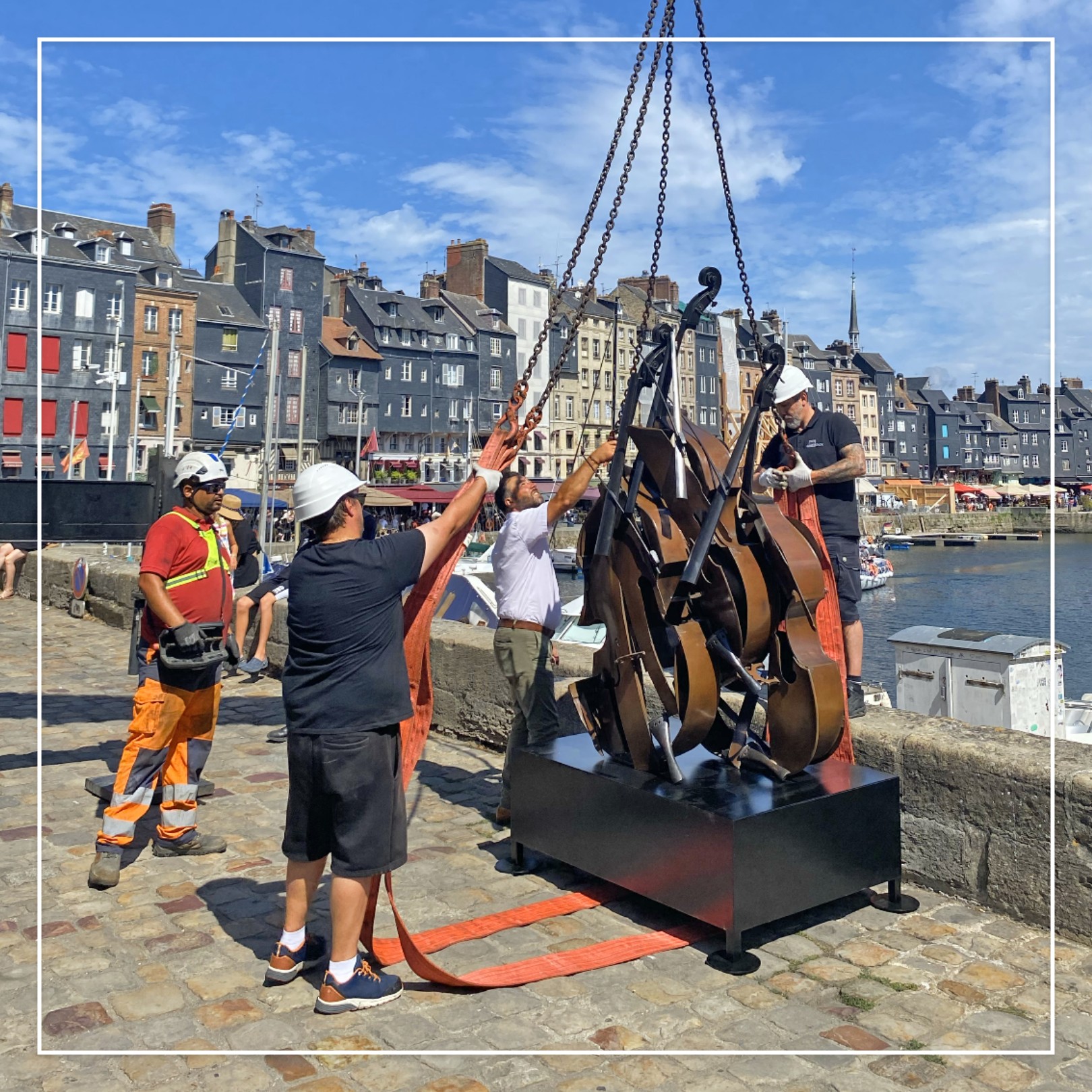 Les sculptures d&rsquo;Arman investissent Honfleur - Galeries Bartoux